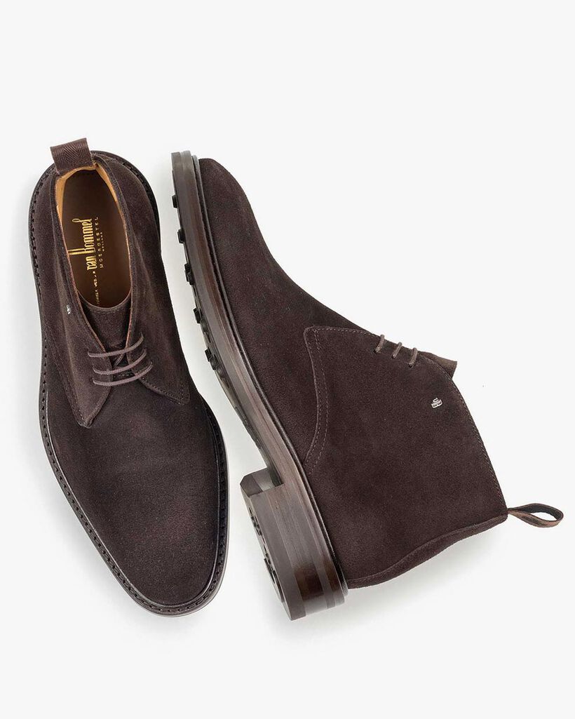 Dunkelbrauner Wildleder-Schn&uuml;rstiefel