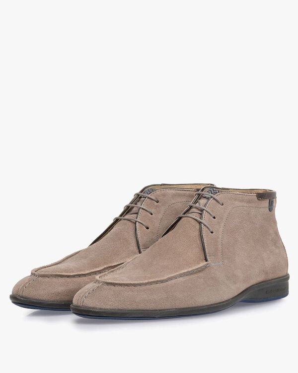 Boot sand-coloured suede leather