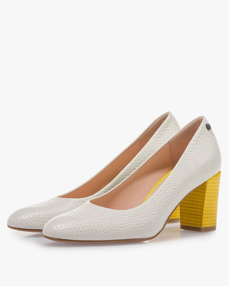 Cremewei&szlig;e Leder-Pumps mit Print