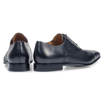 Dunkelblauer Kalbsleder-Schn&uuml;rschuh