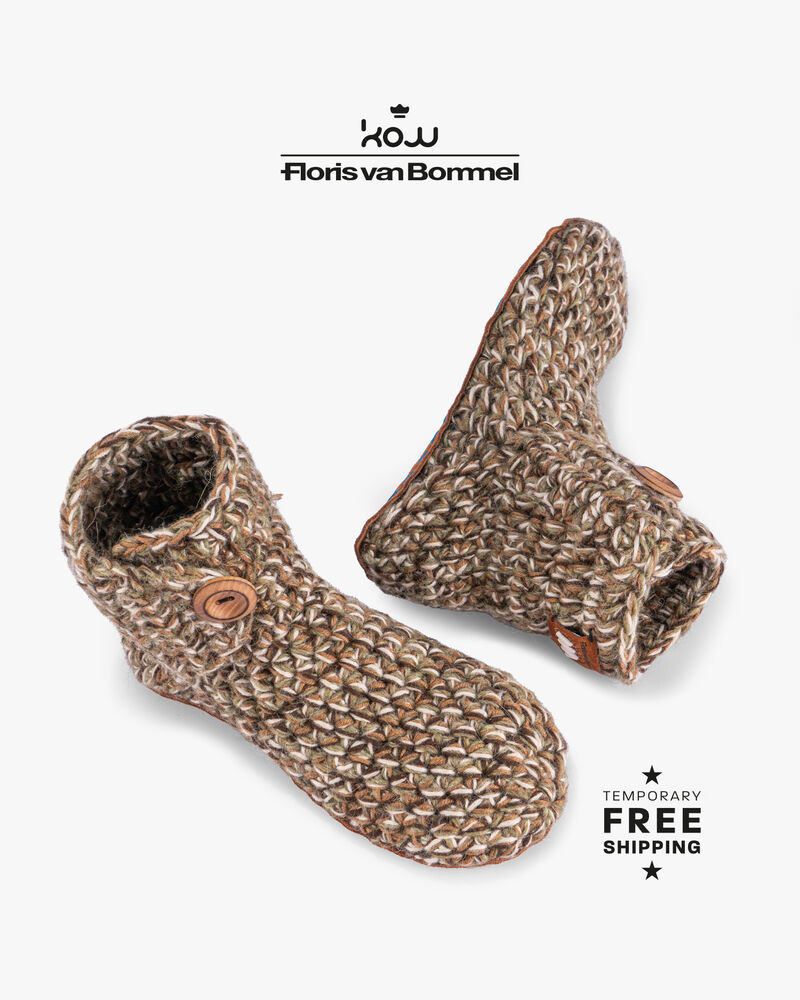 Kingdom of Wow home slippers light brown