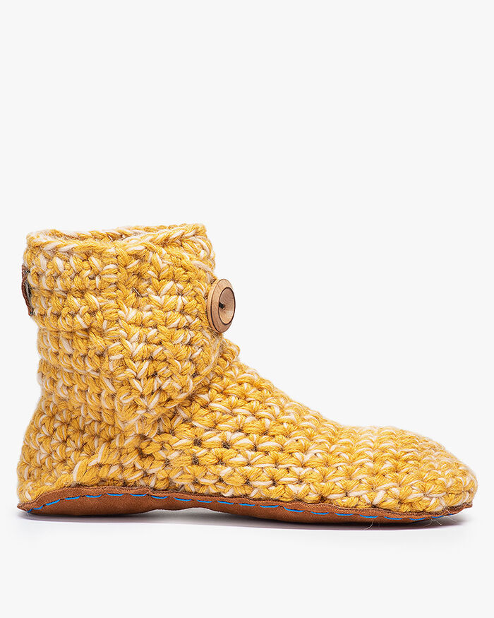 Kingdom of Wow Hausschuhe ocker