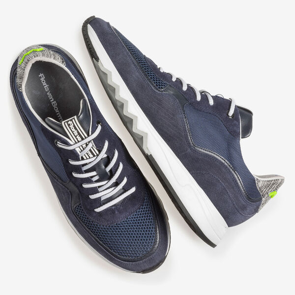 Dunkelblauer Wildleder-Sneaker mit Print