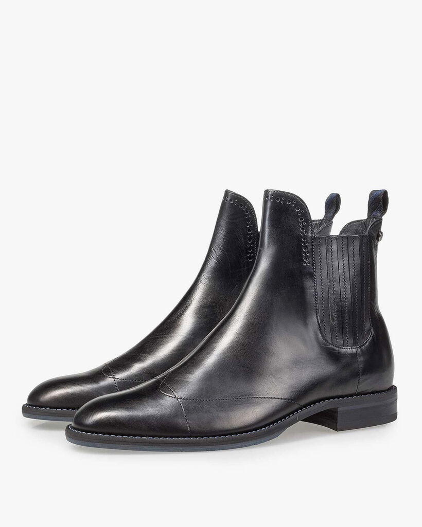 Black calf leather Chelsea boot