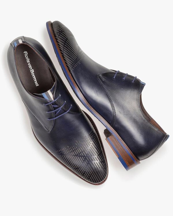Dark blue calf leather lace shoe