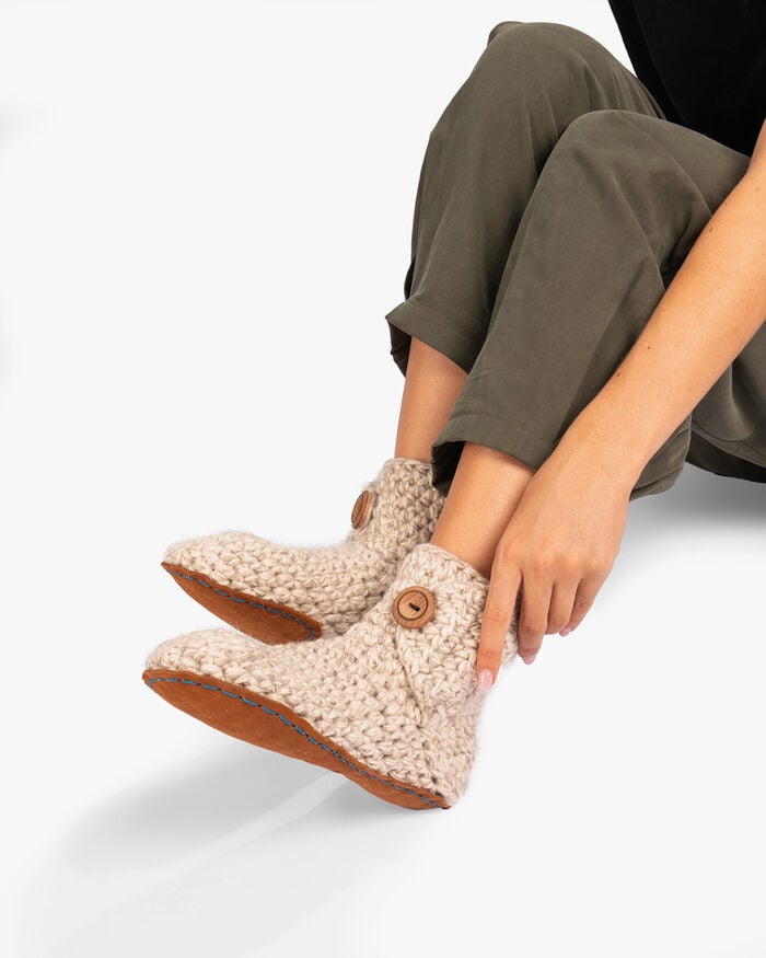 Kingdom of Wow Hausschuhe sand