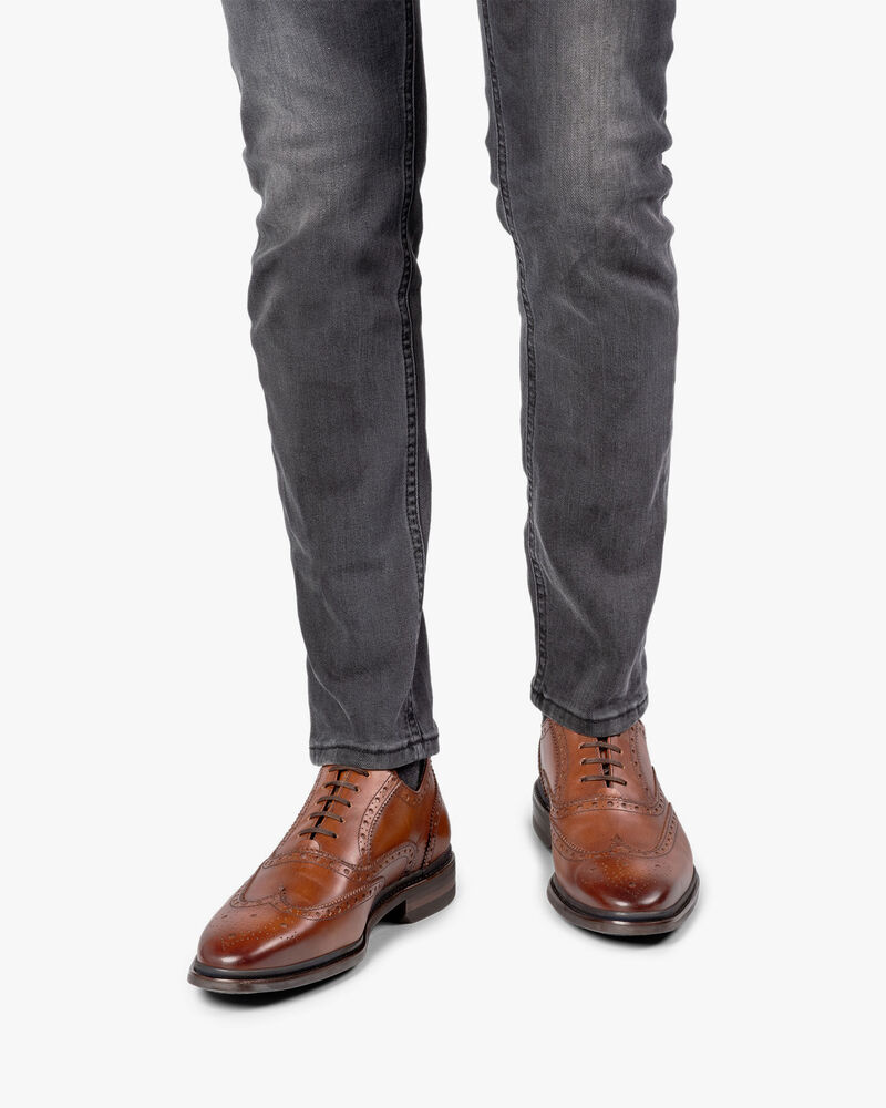 Brogue calf leather cognac