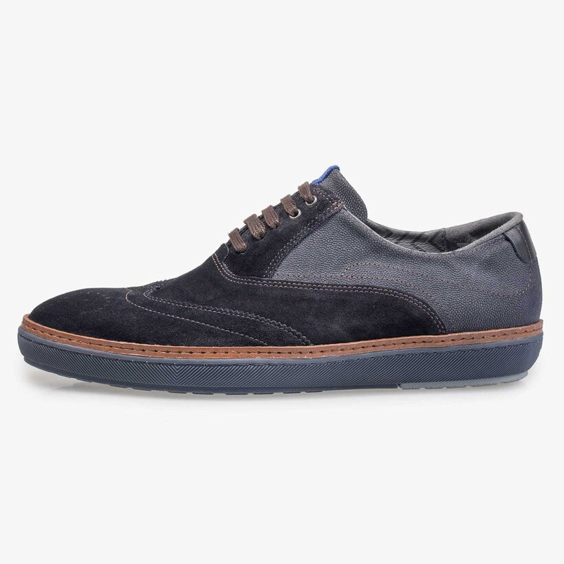 Calf’s suede leather lace shoe with brogue details