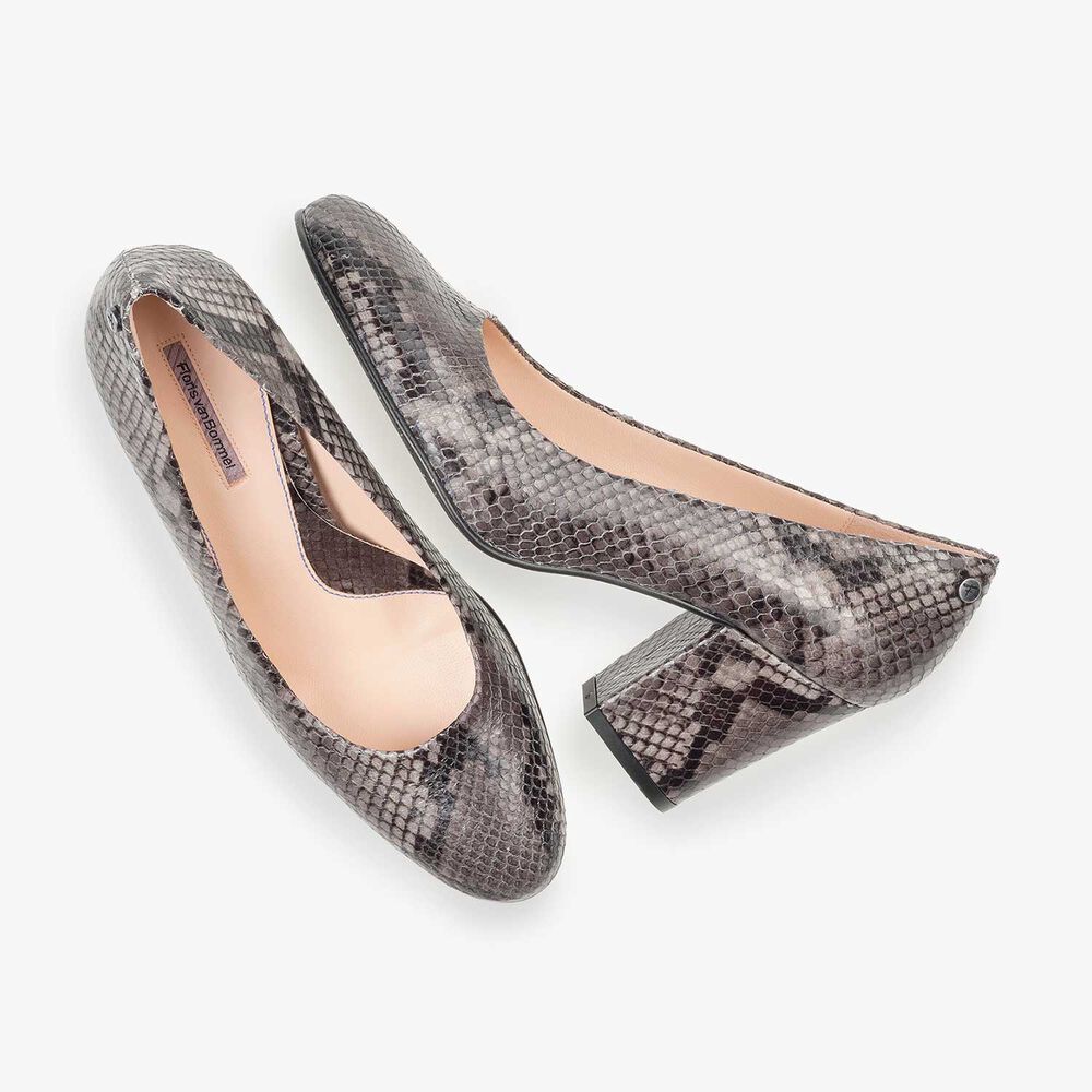 Grey leather pumps with snake print