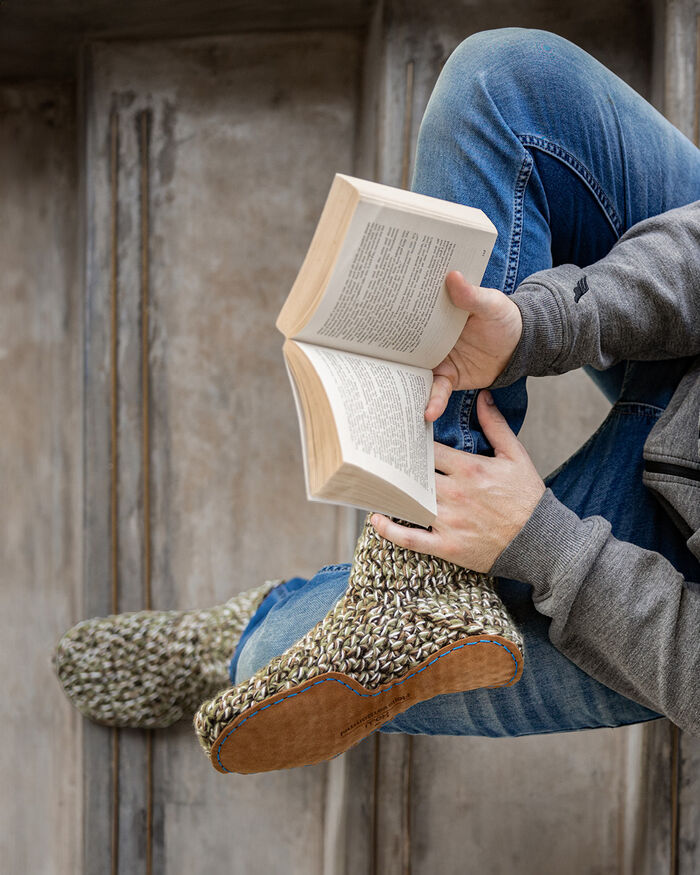 Kingdom of Wow Hausschuhe hellbraun