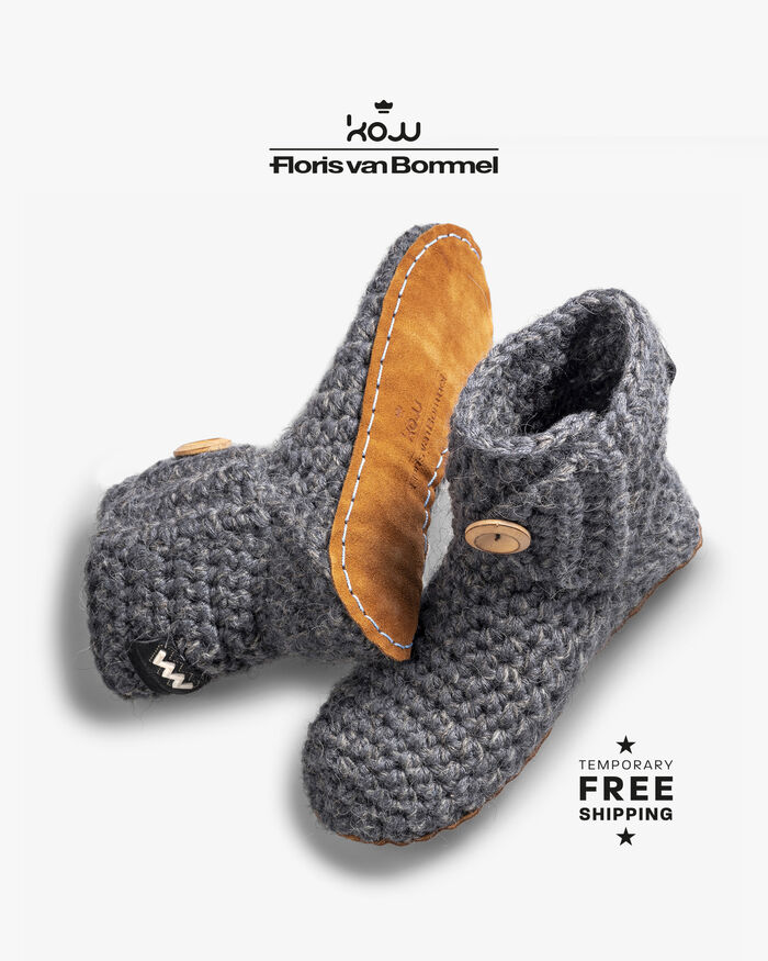 Kingdom of Wow Hausschuhe Dunkelgrau