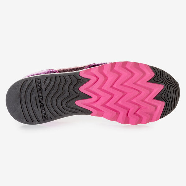 Sneaker with red and pink metallic print