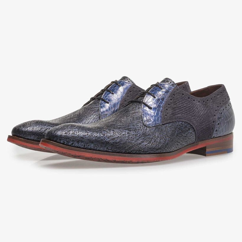 Blue leather lace shoe with metallic print