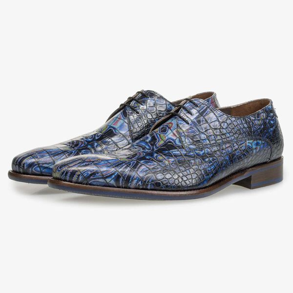 Premium leather lace shoe with a croco print
