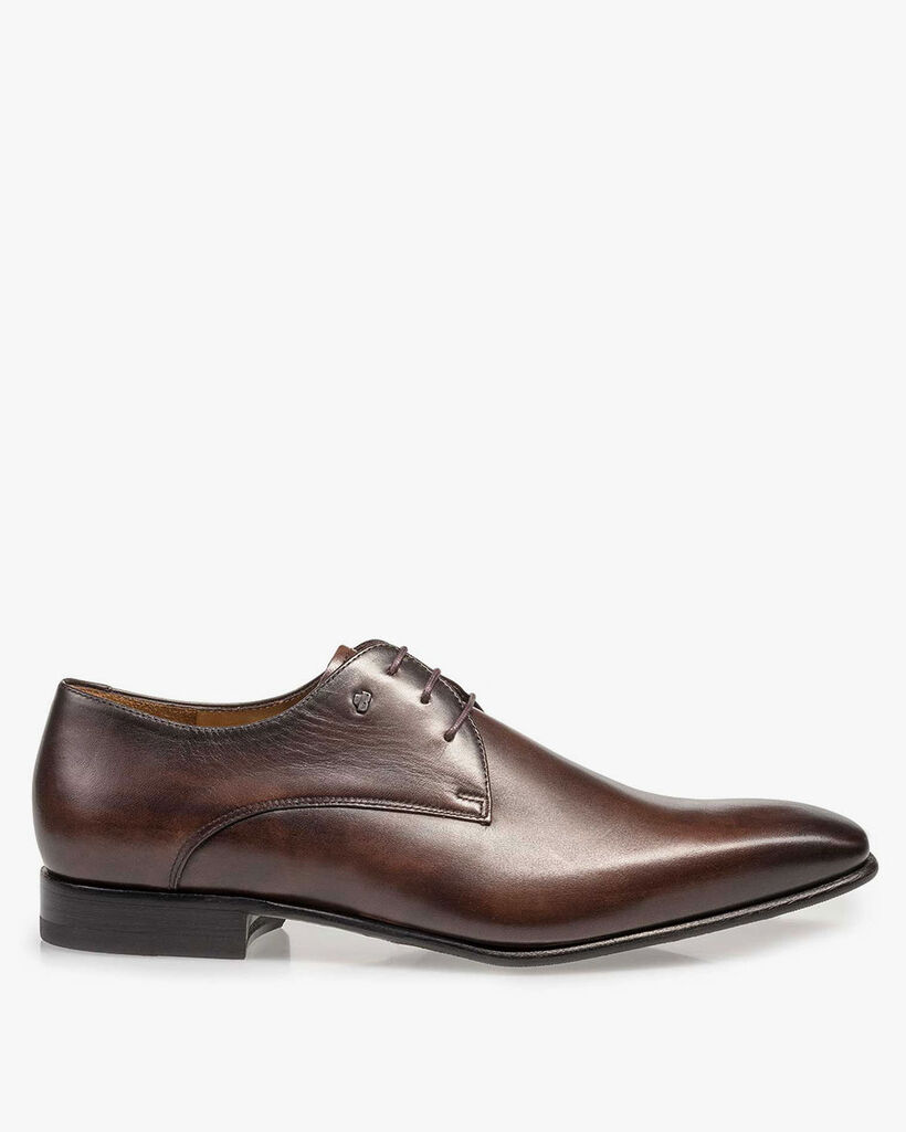 Dark brown leather lace shoe
