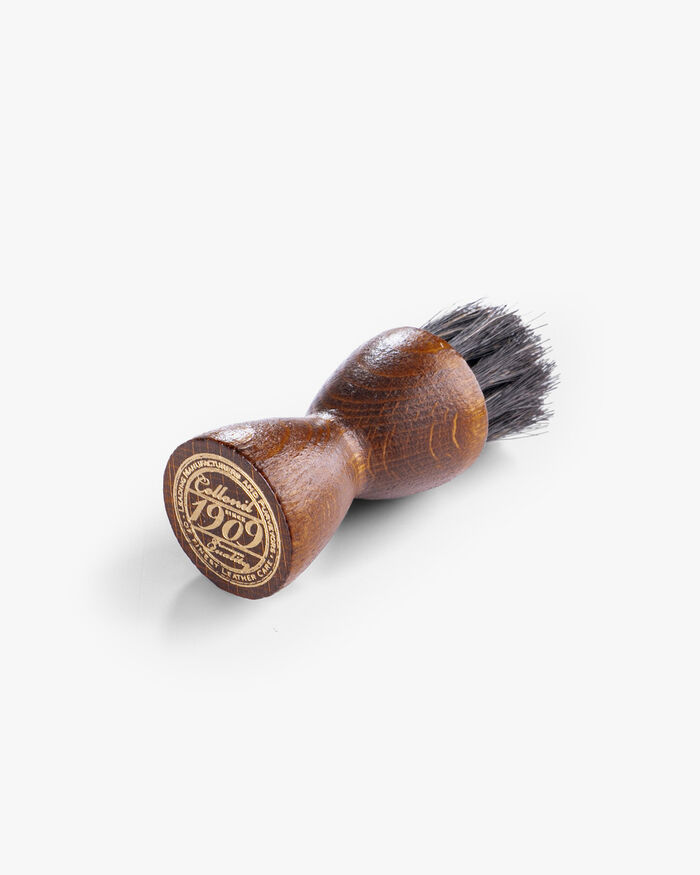 Application brush round black
