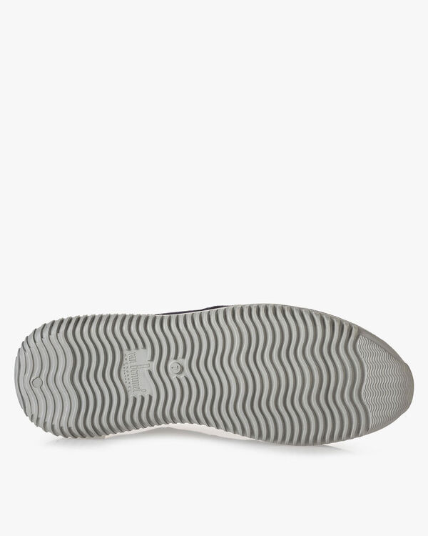 Blauer Wildleder-Sneaker