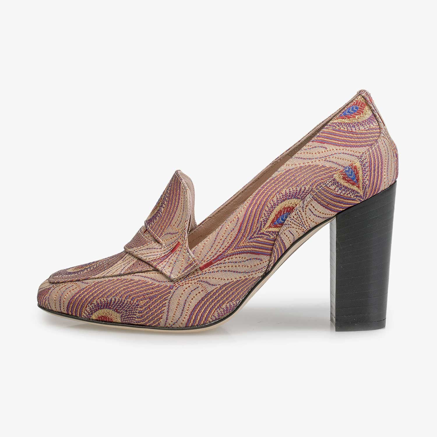 Van high heels 2025