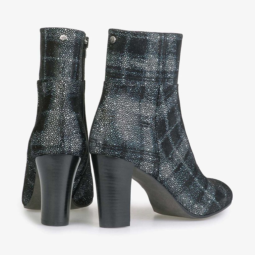 Ankle boot with black-blue check pattern