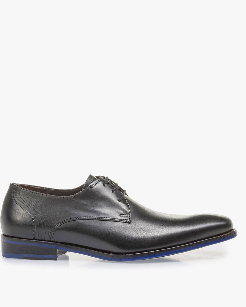 Schwarzer Kalbsleder-Schn&uuml;rschuh