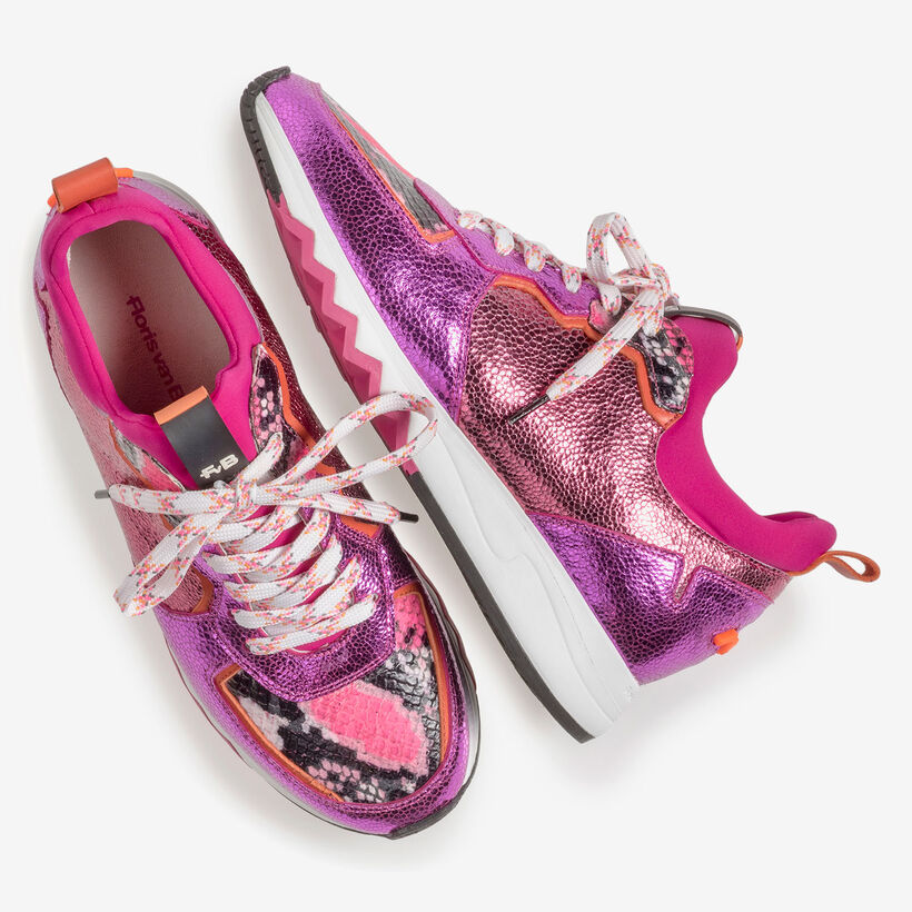 Sneaker with red and pink metallic print