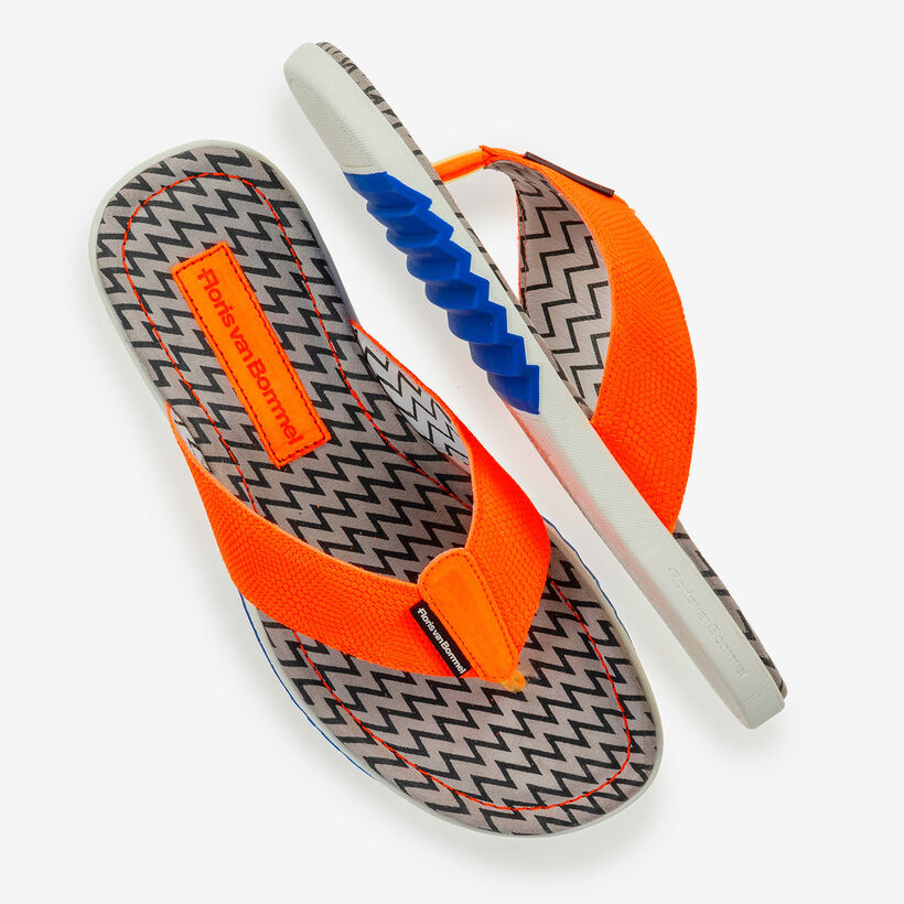 Orangefarbener Wildleder Zehentrenner-Slipper mit Print