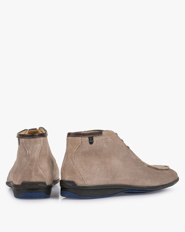 Boot sand-coloured suede leather
