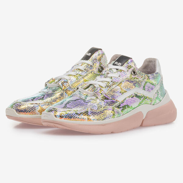 Sneaker with green/gold metallic print