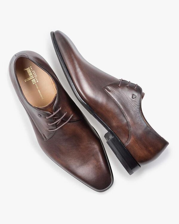 Dark brown leather lace shoe