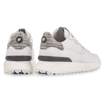 Wei&szlig;er Kalbsleder-Sneaker mit feiner Struktur