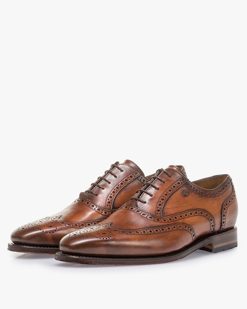 Dunkler cognacfarbener Kalbsleder-Brogue