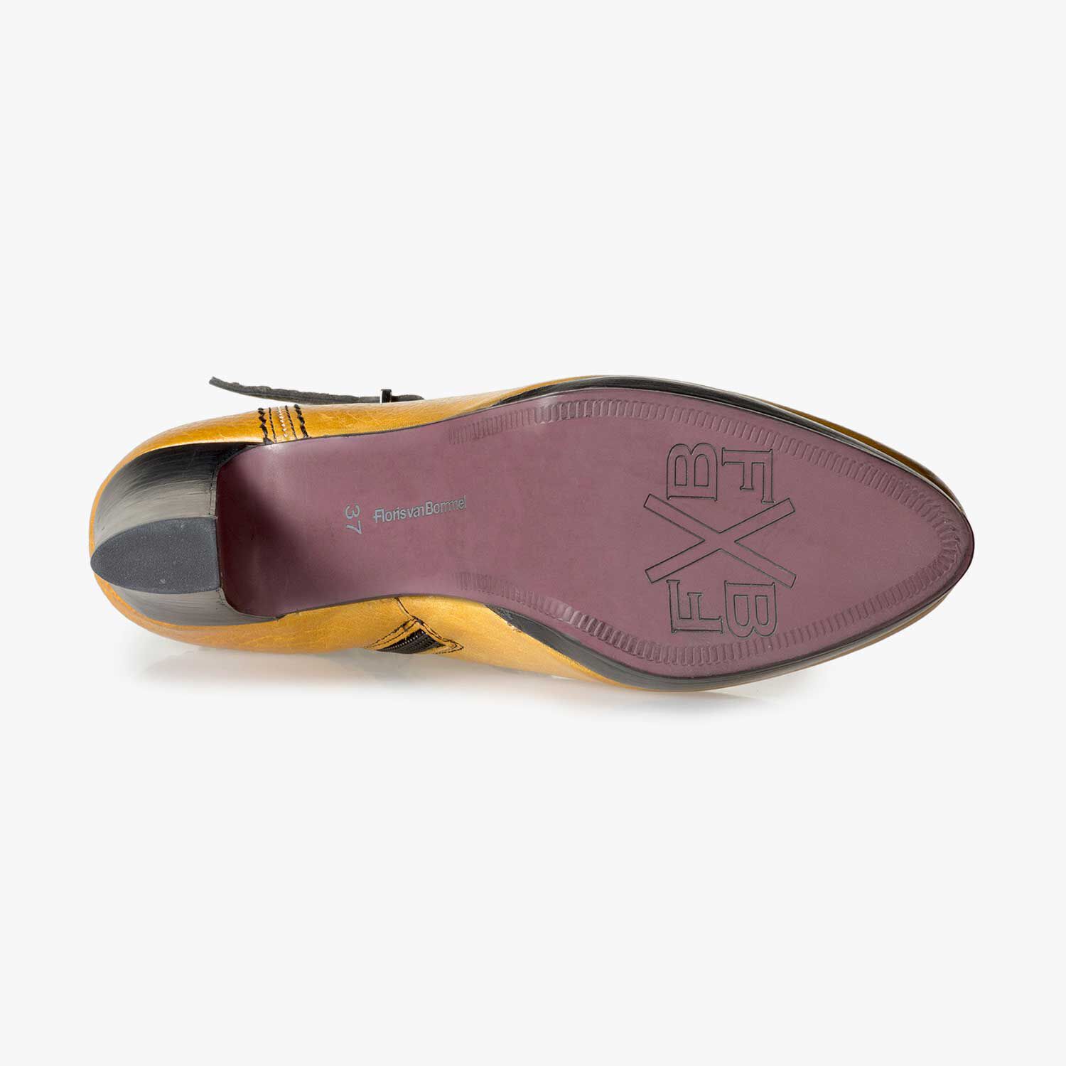 Ochre ankle boots 2025