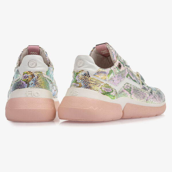 Sneaker with green/gold metallic print