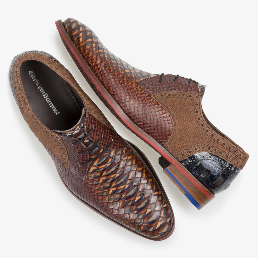 Cognac-coloured snake print leather lace shoe