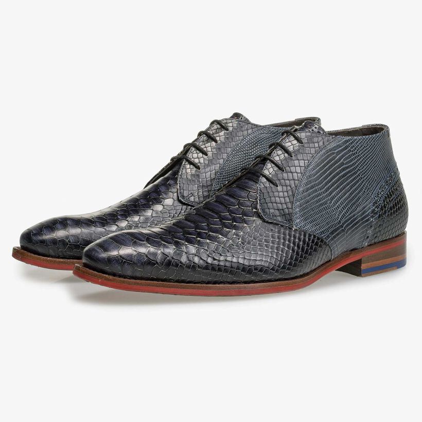 Mid-high blue leather lace shoe with snake print