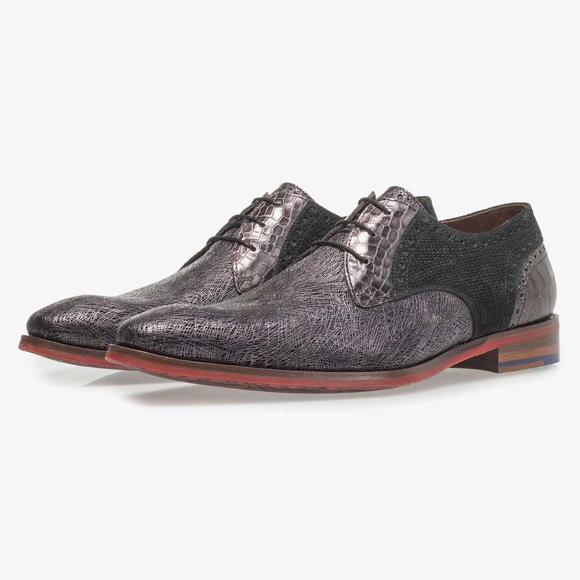 Black leather lace shoe with metallic print