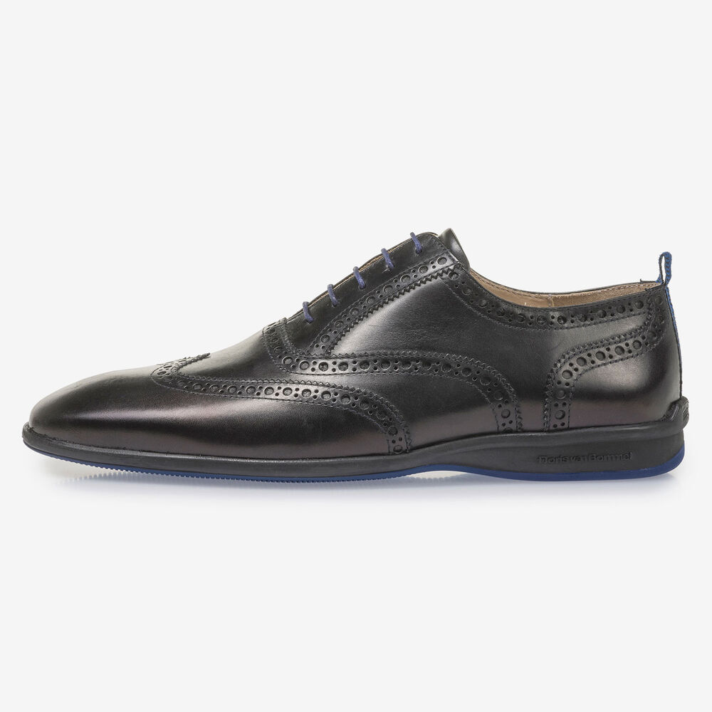 Black calf leather lace shoe