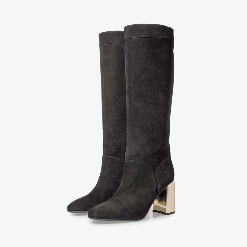 Hoher schwarzer Wildleder-Stiefel