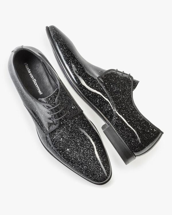 Schwarzer Lacklederschuh mit Print