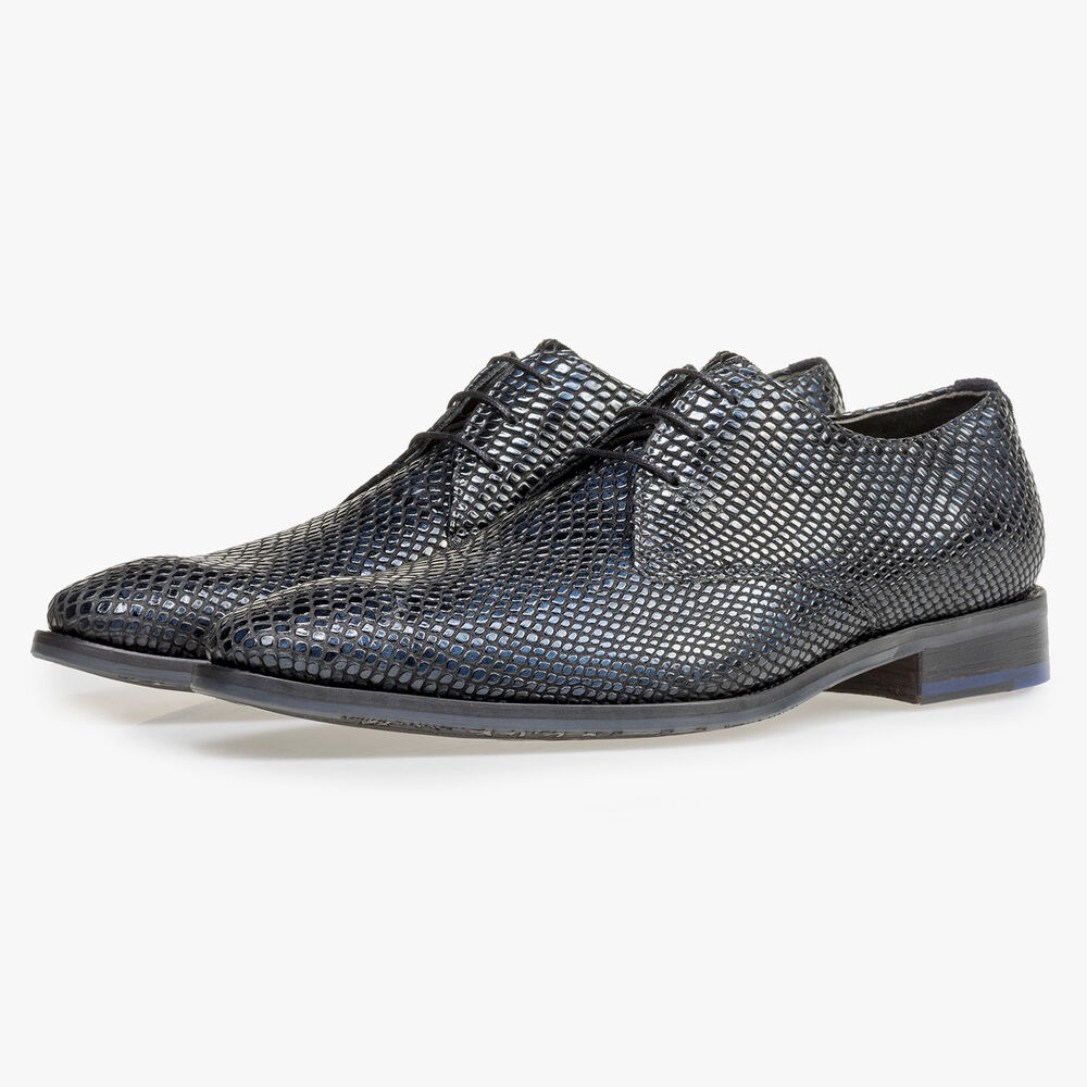 Blauer Lackleder-Schn&uuml;rschuh mit Print