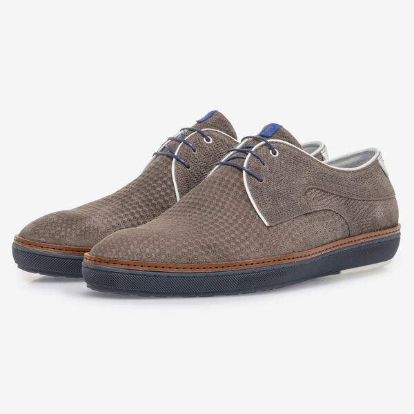 Taupefarbener Wildleder-Schn&uuml;rschuh mit Print
