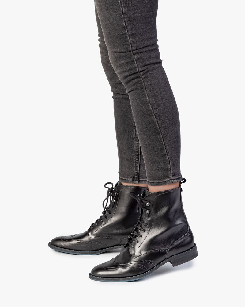 Schwarze Kalbsleder-Schn&uuml;rstiefel