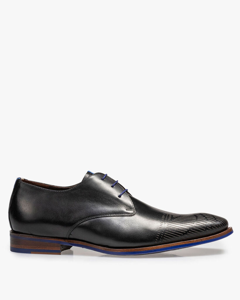 Black calf leather lace shoe
