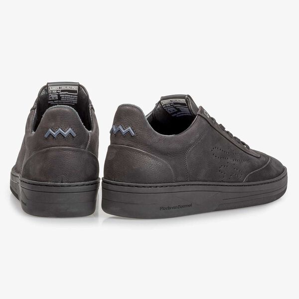 Schwarzer Nubukleder-Sneaker mit Print