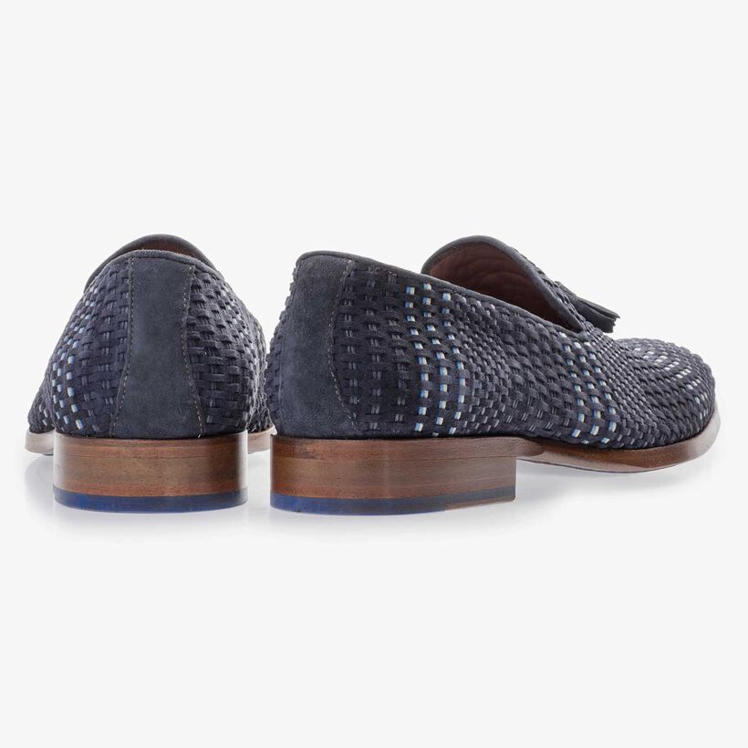 Dunkelblauer Slipper aus geflochtenem Wildleder