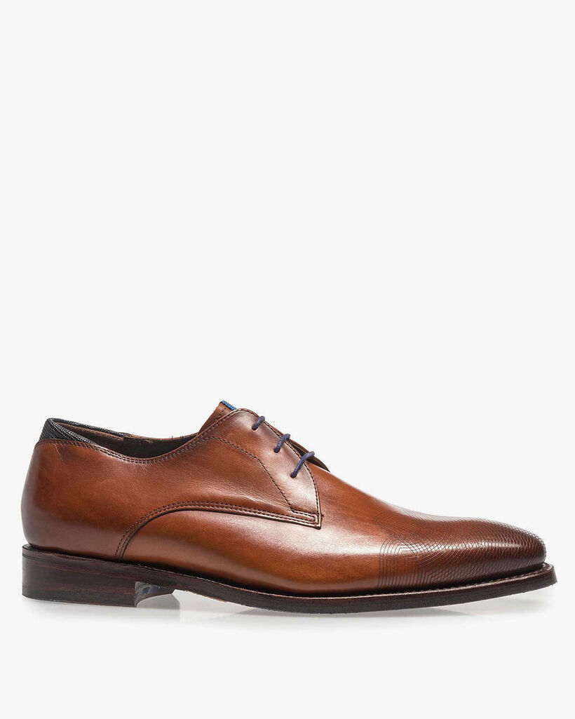 Cognac-coloured lace shoe 