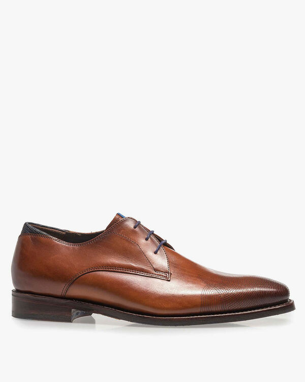 Cognac-coloured lace shoe 