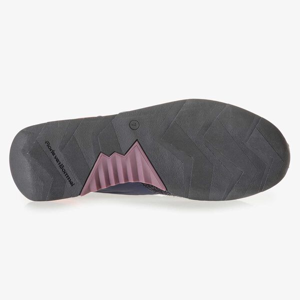Dunkelblau-orangefarbener Wildleder-Sneaker