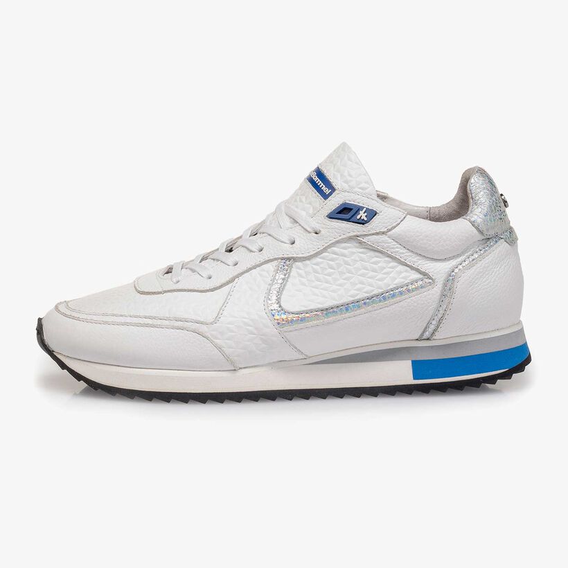 Wei&szlig;er fein strukturierter Leder-Sneaker