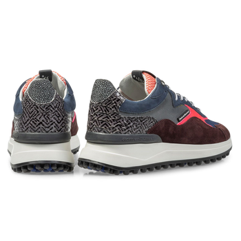 Roter Wildleder-Sneaker